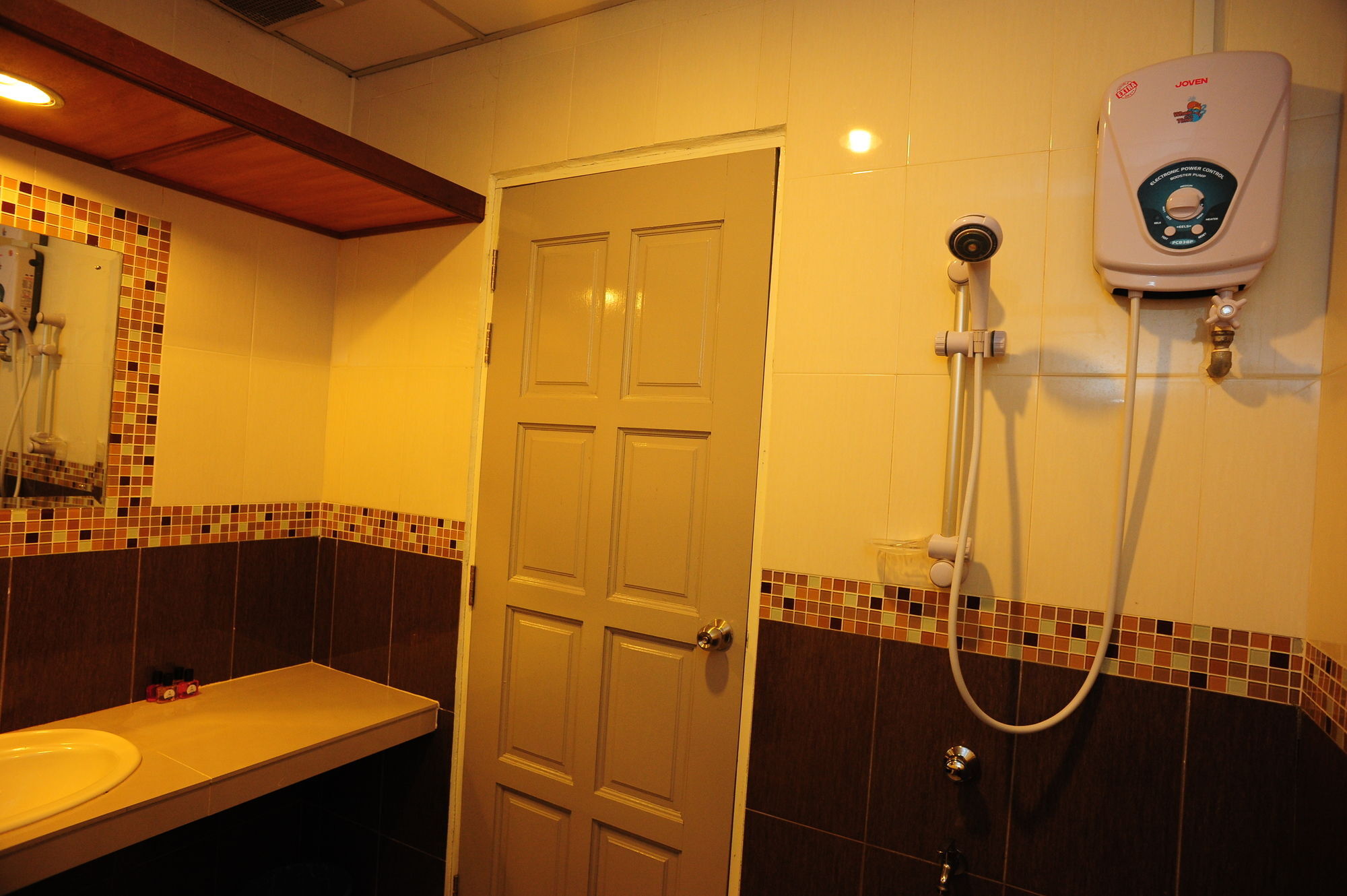 Arwana Inn Kampung Kuala Besut Eksteriør billede
